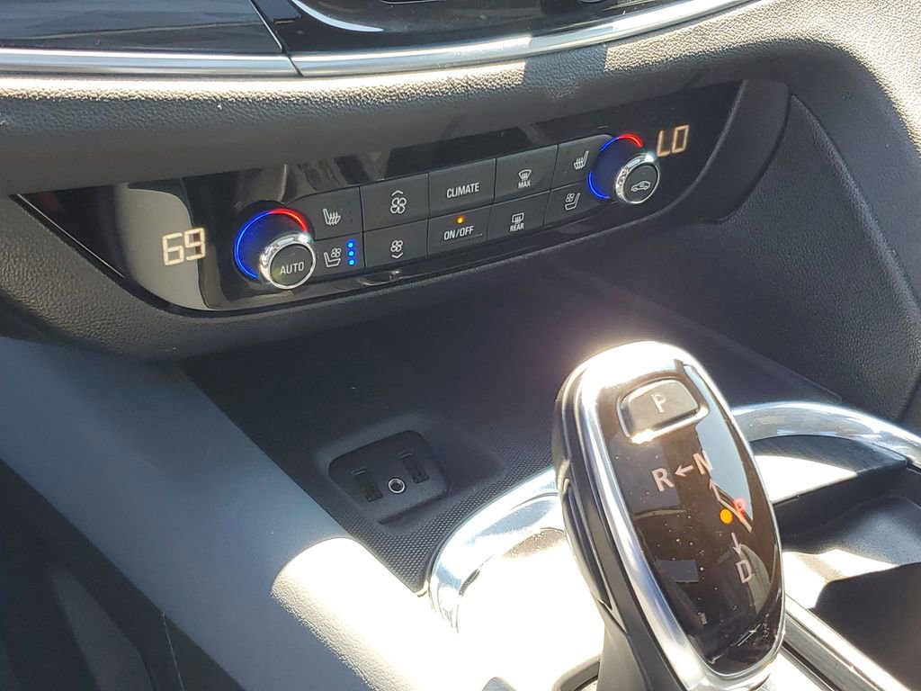 Used 2019 Buick Enclave Premium w/ Experience Buick Package AWD/4WD image 22