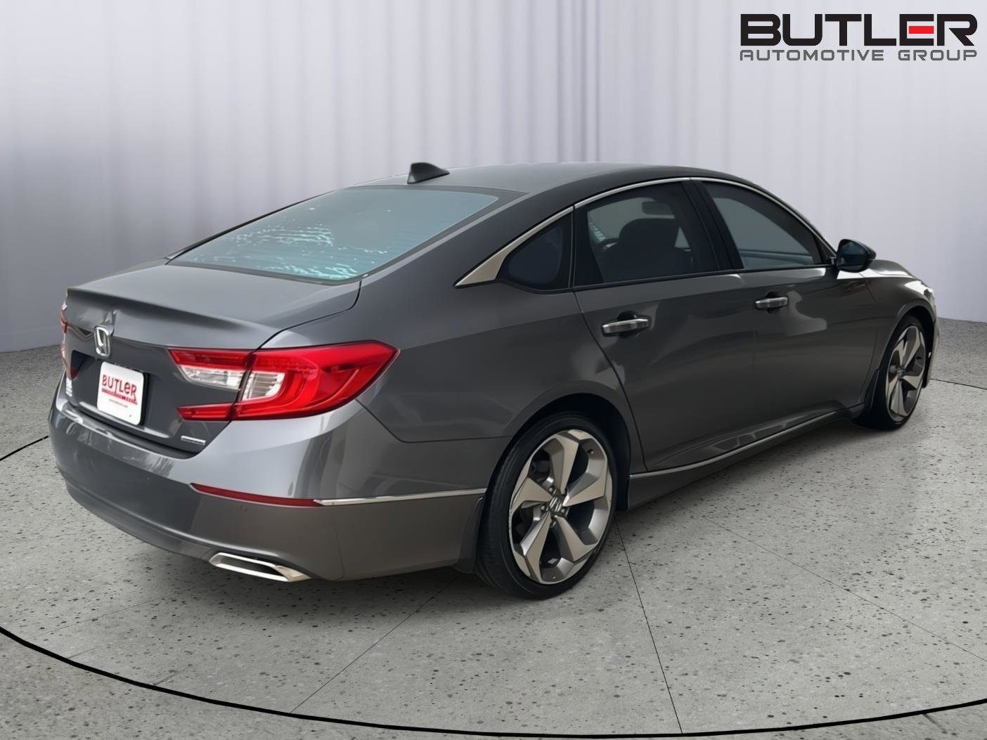 Used 2018 Honda Accord Touring image 5