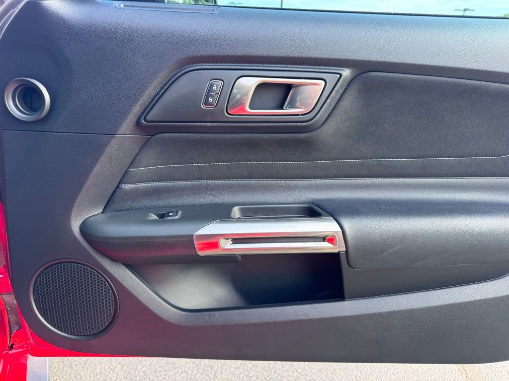 Used 2016 Ford Mustang Shelby GT350 w/ Technology Package image 28