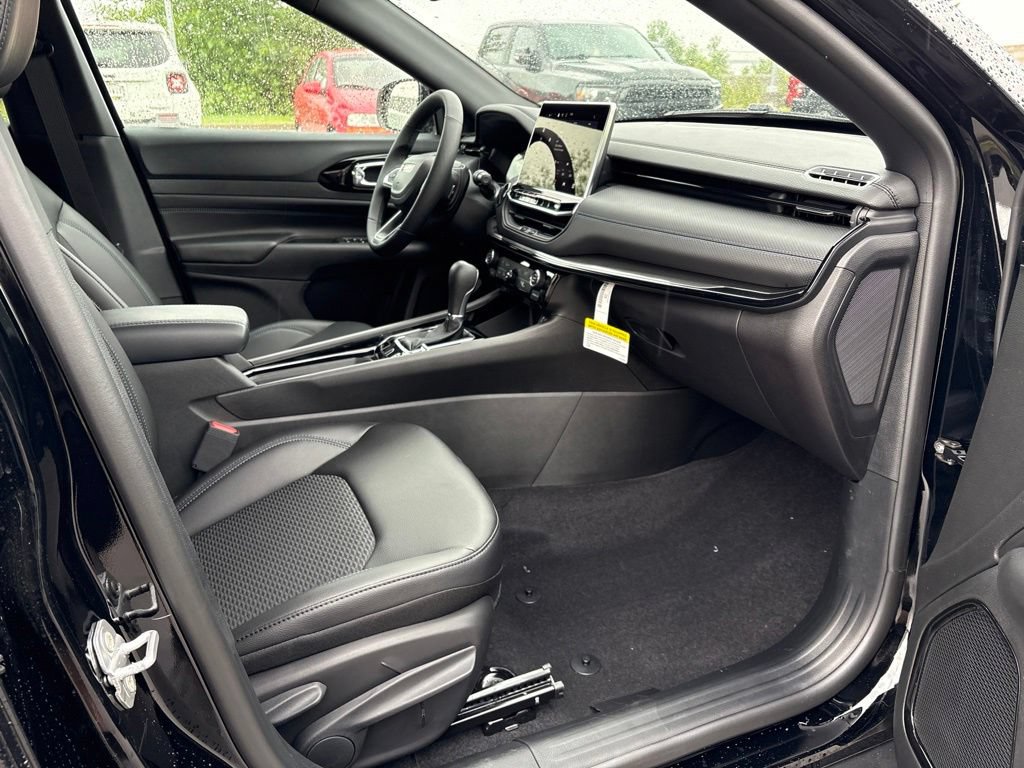 New 2026 Jeep Compass Latitude AWD/4WD image 14