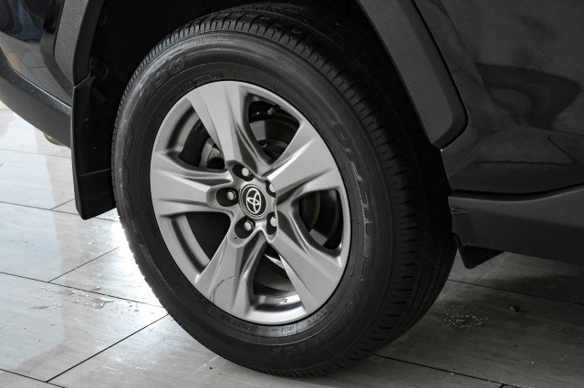Used 2022 Toyota RAV4 XLE AWD/4WD image 50