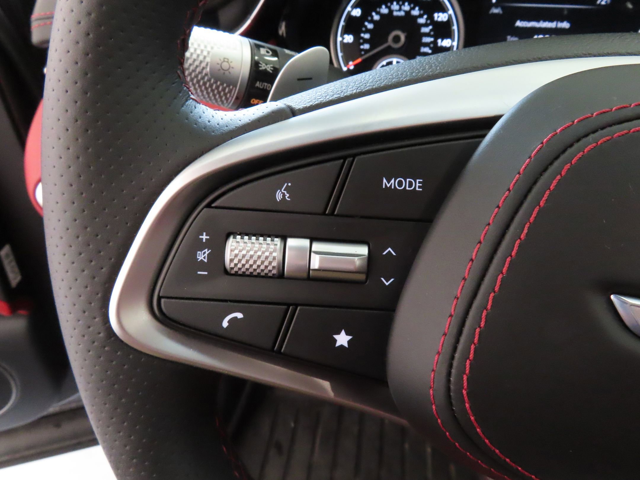 Used 2024 Genesis GV70 3.5T Sport w/ Sport Advanced Package image 15