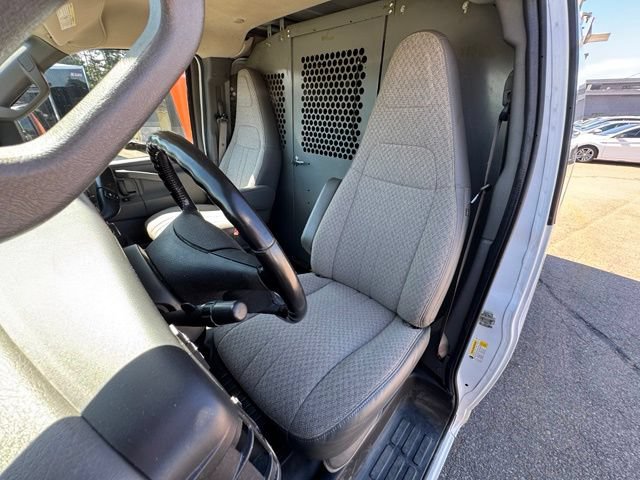 Used 2020 Chevrolet Express 3500 w/ Driver Convenience Package RWD image 9