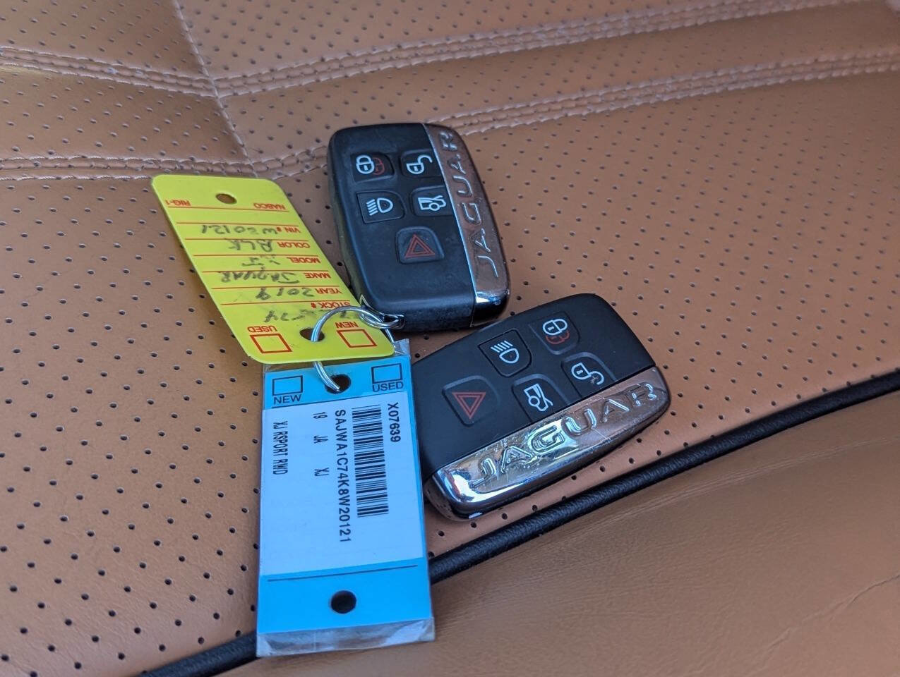 Used 2019 Jaguar XJ R-Sport image 32