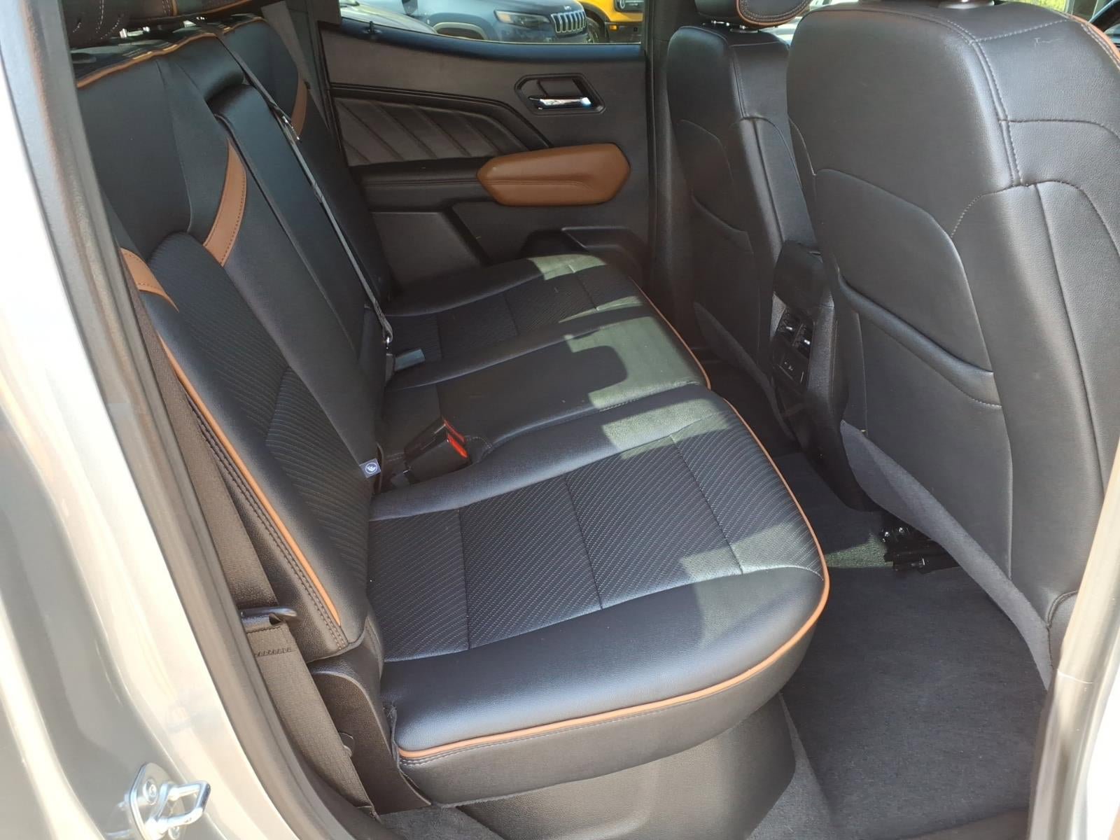 Used 2024 GMC Canyon AT4 w/ AT4 Premium Package AWD/4WD image 14