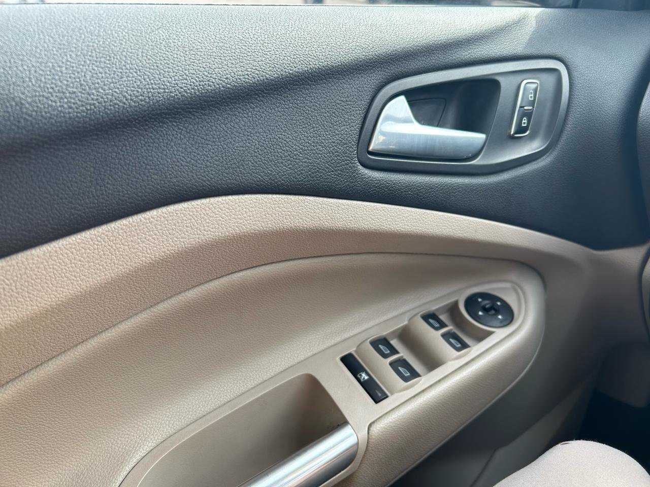 Used 2014 Ford Escape SE FWD image 30