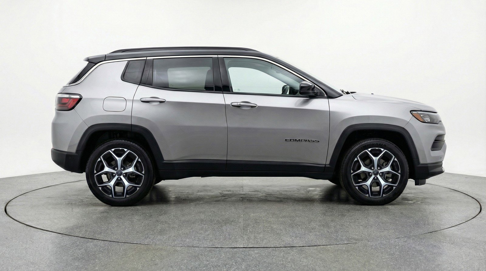 Used 2025 Jeep Compass Limited image 11