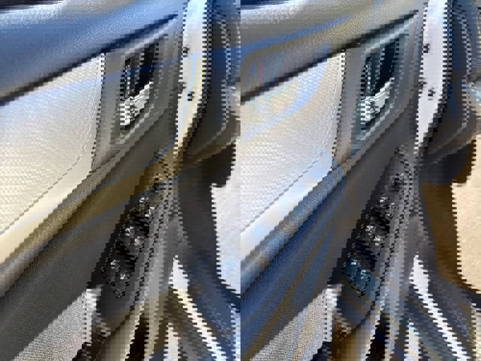 Used 2018 Subaru Outback 2.5i Premium image 11