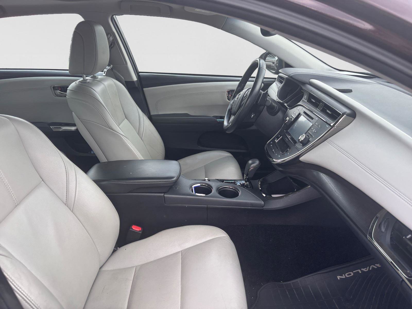 Used 2016 Toyota Avalon XLE Plus FWD image 14