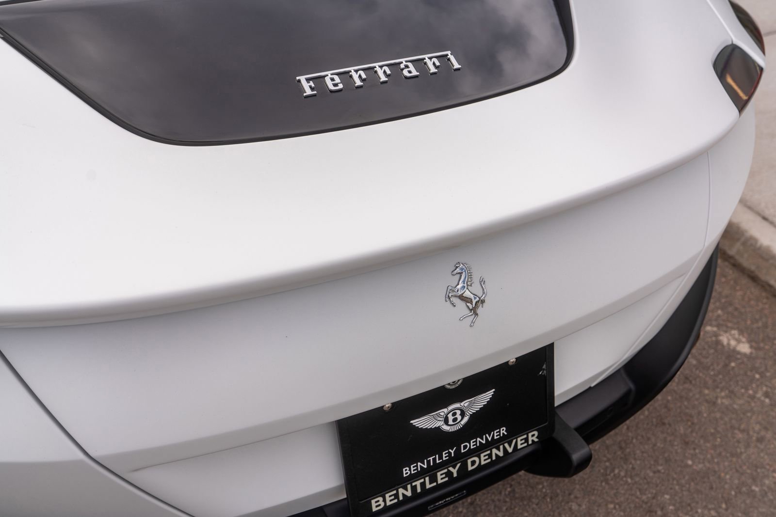 Used 2024 Ferrari Roma Spider image 17