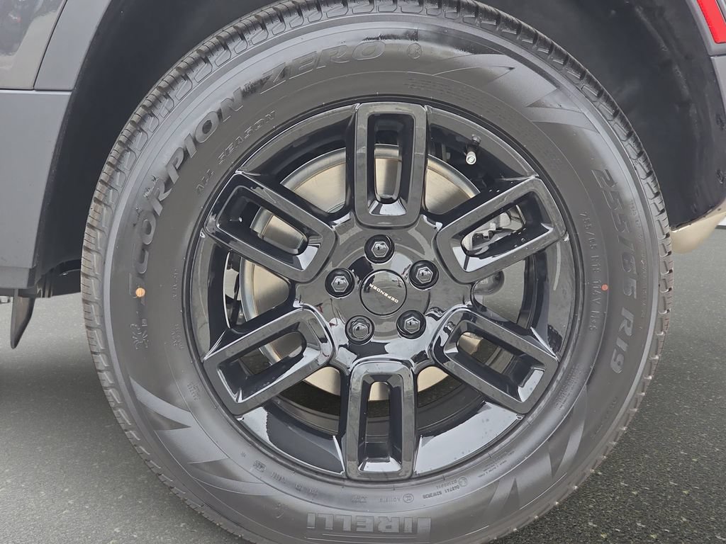 New 2026 Land Rover Defender 110 S AWD/4WD image 34