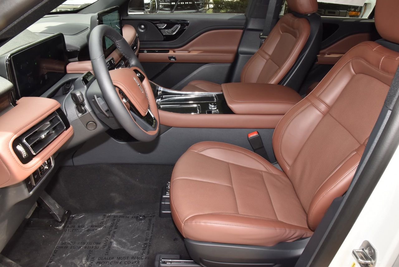 New 2026 Lincoln Aviator Reserve AWD/4WD image 13