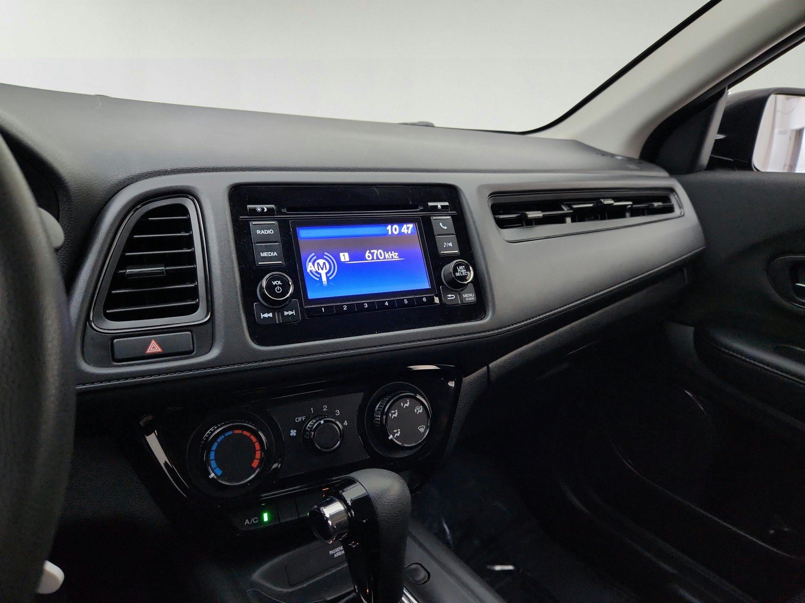 Used 2022 Honda HR-V LX image 19