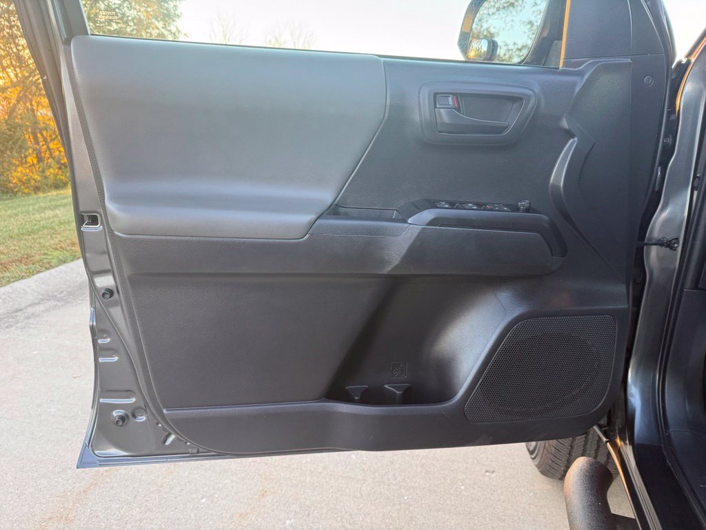Used 2023 Toyota Tacoma SR AWD/4WD image 22