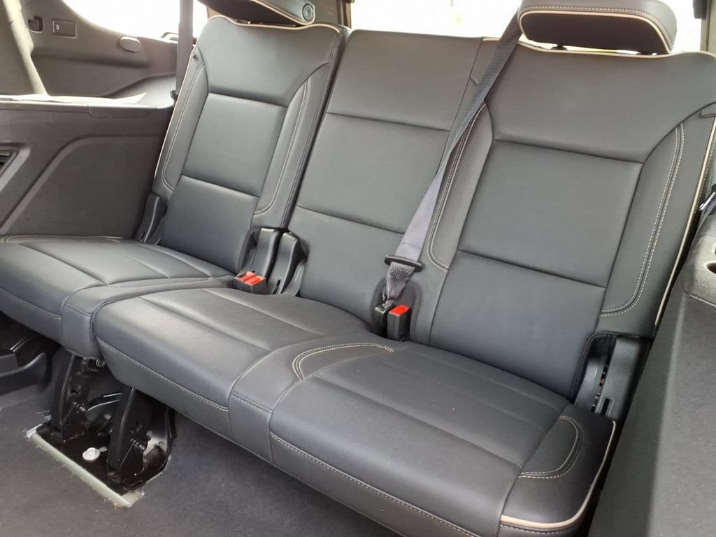Used 2024 Chevrolet Tahoe Premier RWD image 24