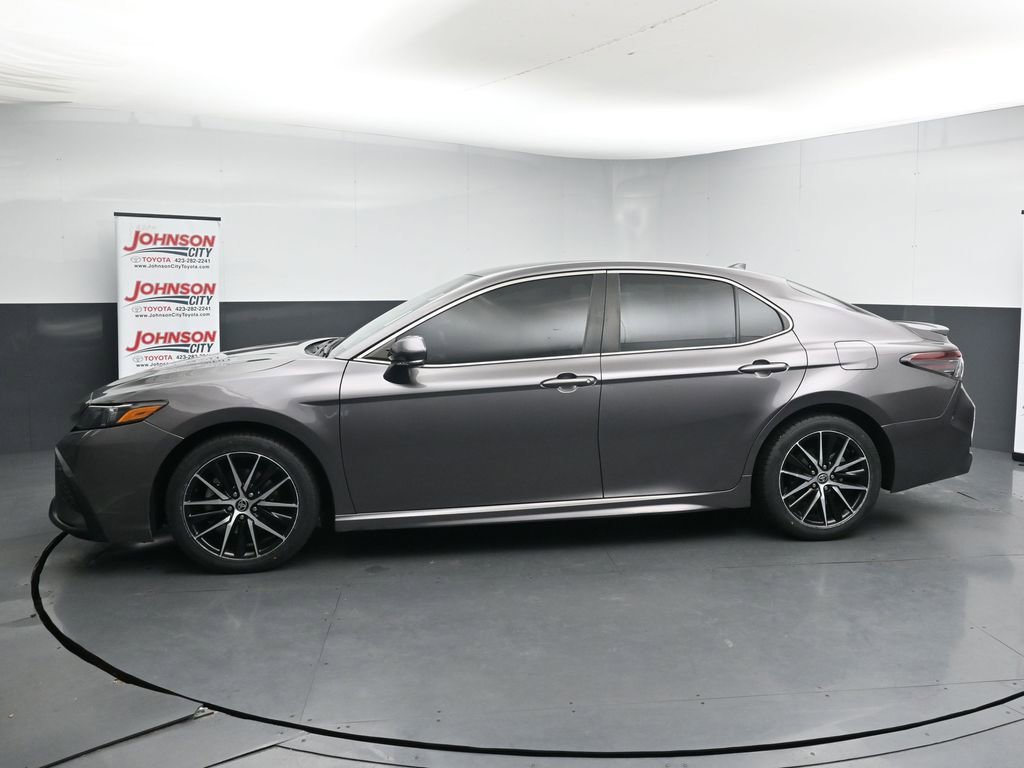Used 2022 Toyota Camry SE FWD image 5