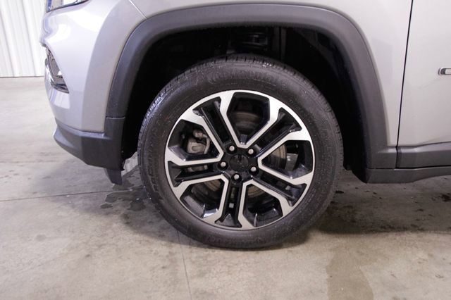 Used 2024 Jeep Compass Limited AWD/4WD image 10