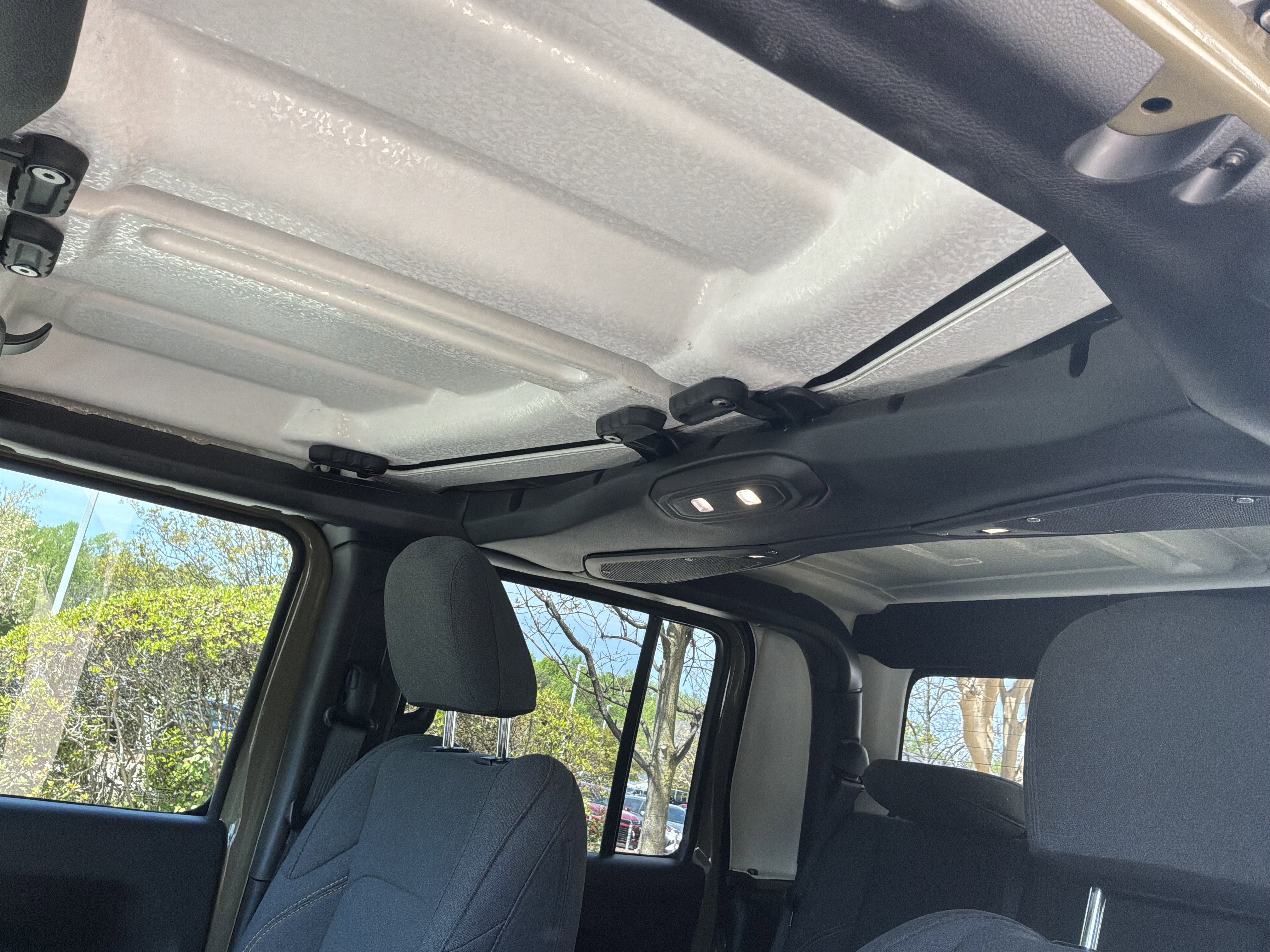 Used 2025 Jeep Gladiator Willys image 28