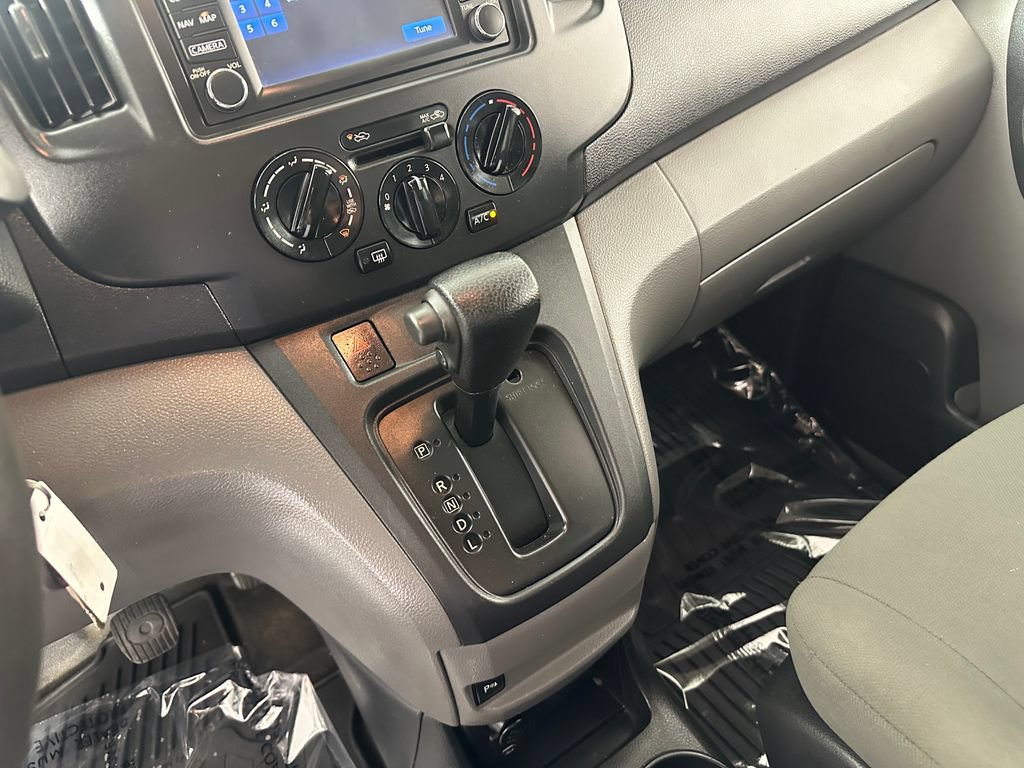 Used 2017 Chevrolet City Express LT w/ Technology Package FWD image 29