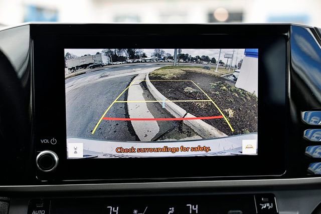 Used 2025 Toyota Camry LE image 36