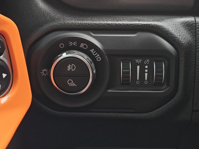 Used 2022 Jeep Gladiator Mojave w/ Cold Weather Group AWD/4WD image 27