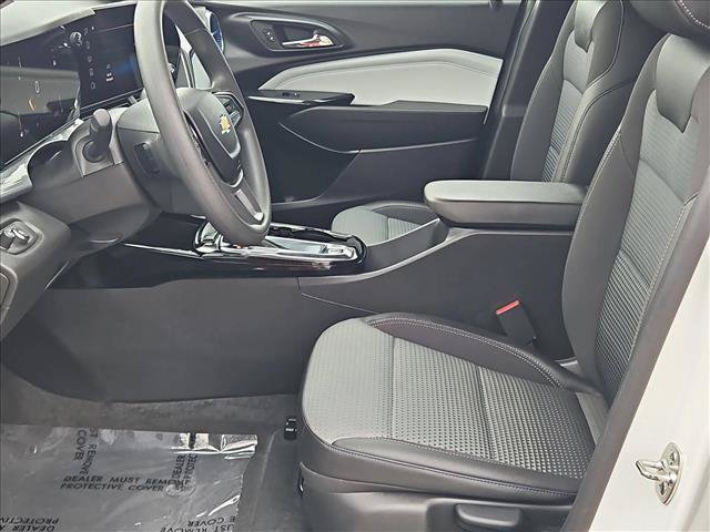 Used 2026 Chevrolet Trax LT FWD image 15