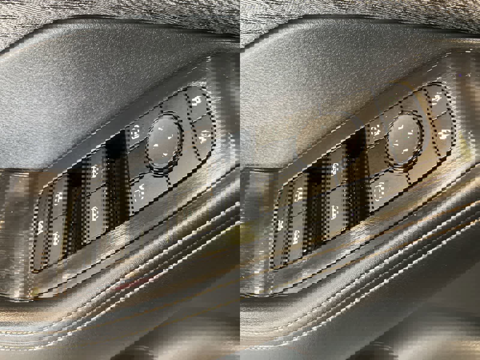 Used 2023 Nissan Rogue SV image 12