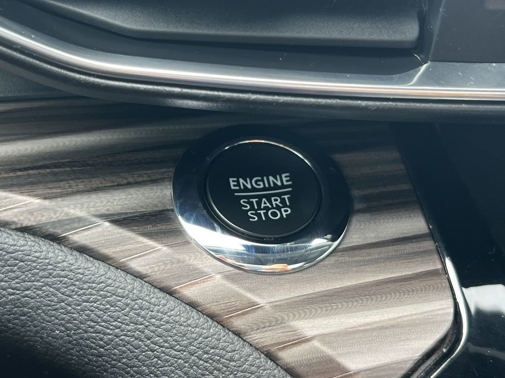 Used 2022 Ford Explorer Limited w/ Equipment Group 301A image 10