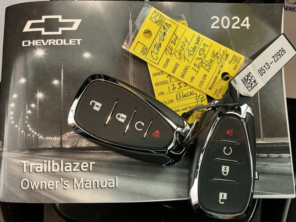 Used 2024 Chevrolet TrailBlazer LT w/ LT Cold Weather Package AWD/4WD image 29