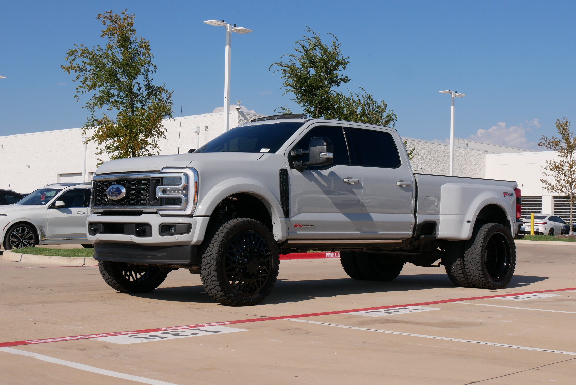 Used 2025 Ford F450 Platinum w/ FX4 Off-Road Package AWD/4WD image 5