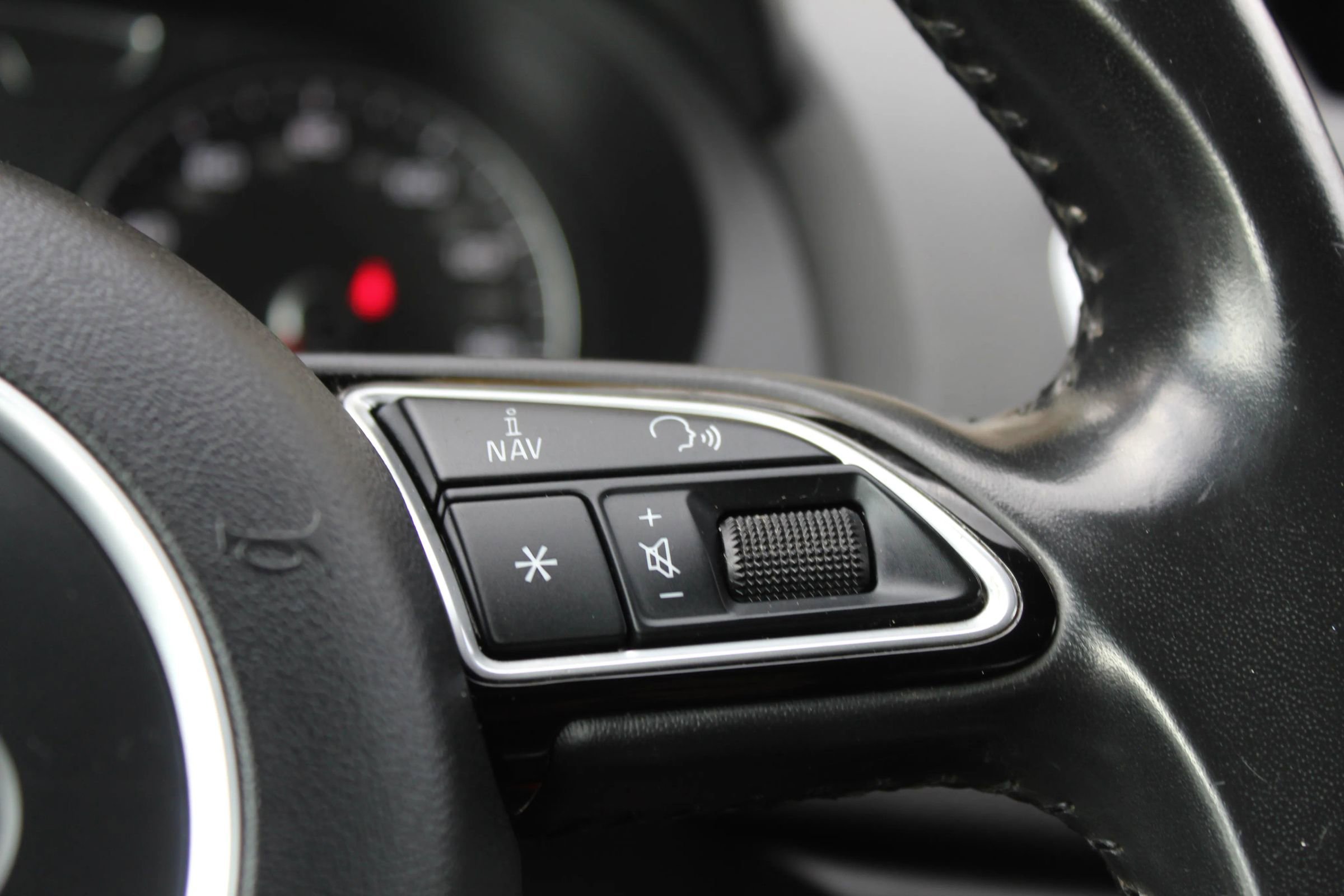 Used 2018 Audi Q3 2.0T Premium image 28