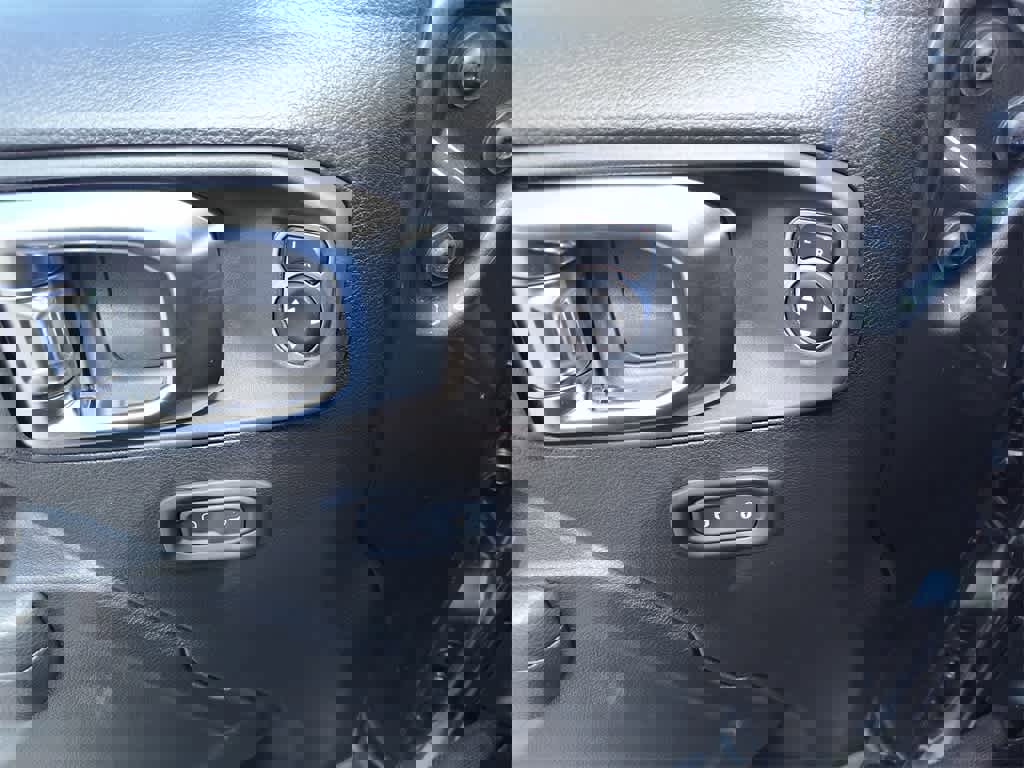 New 2025 Jeep Gladiator Sport image 13