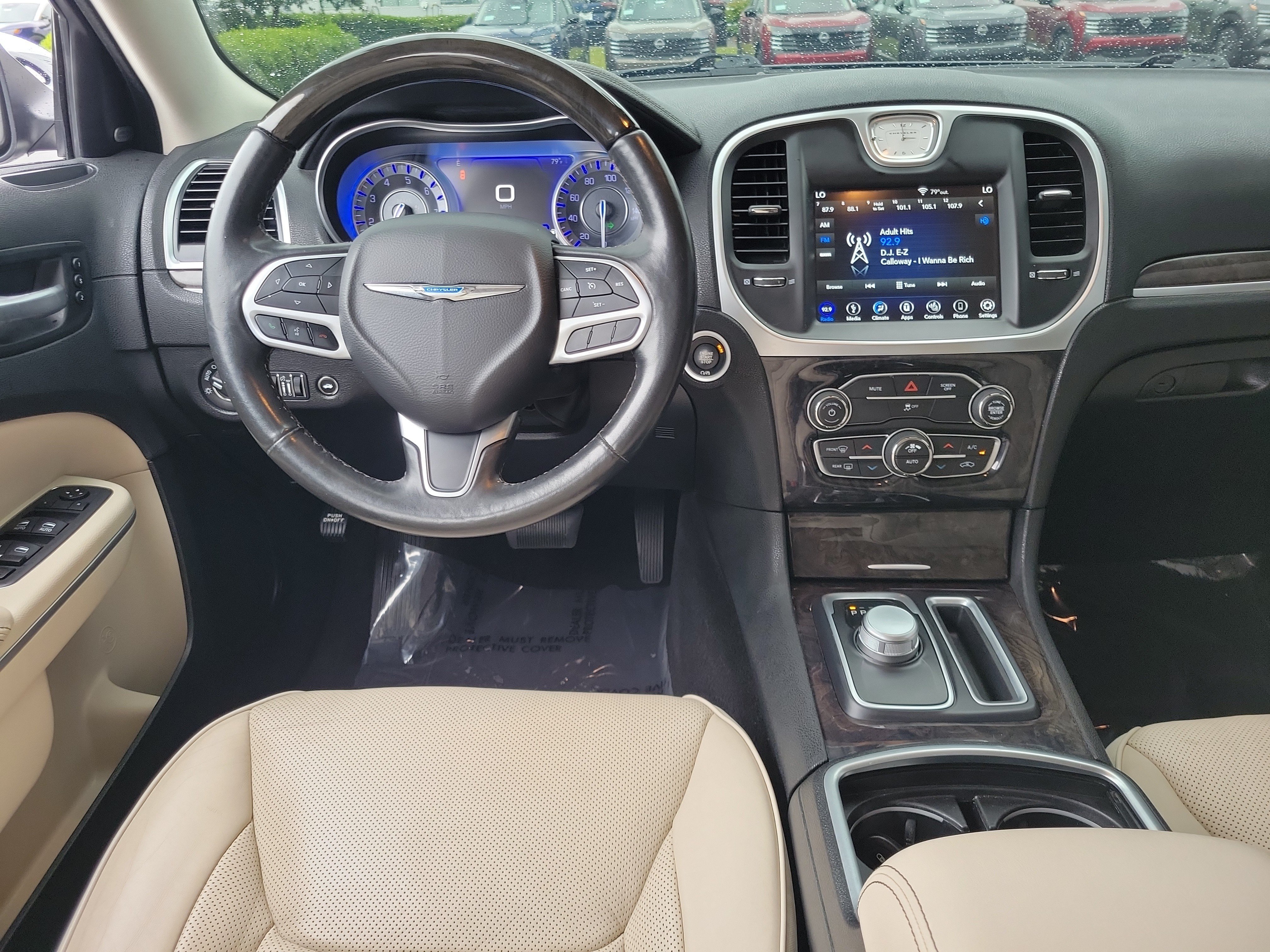 Used 2019 Chrysler 300 Limited RWD image 10