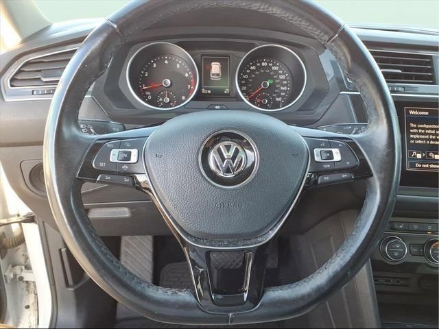 Used 2019 Volkswagen Tiguan SE w/ Panoramic Sunroof Package image 9
