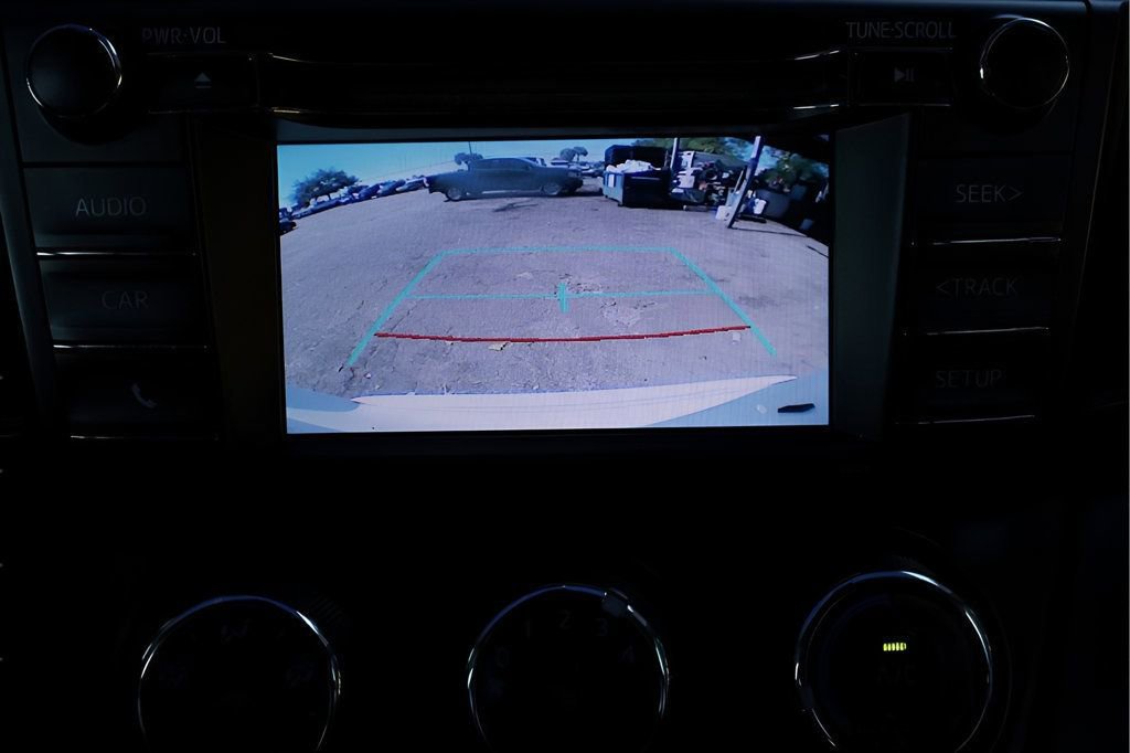 Used 2018 Toyota RAV4 LE image 24