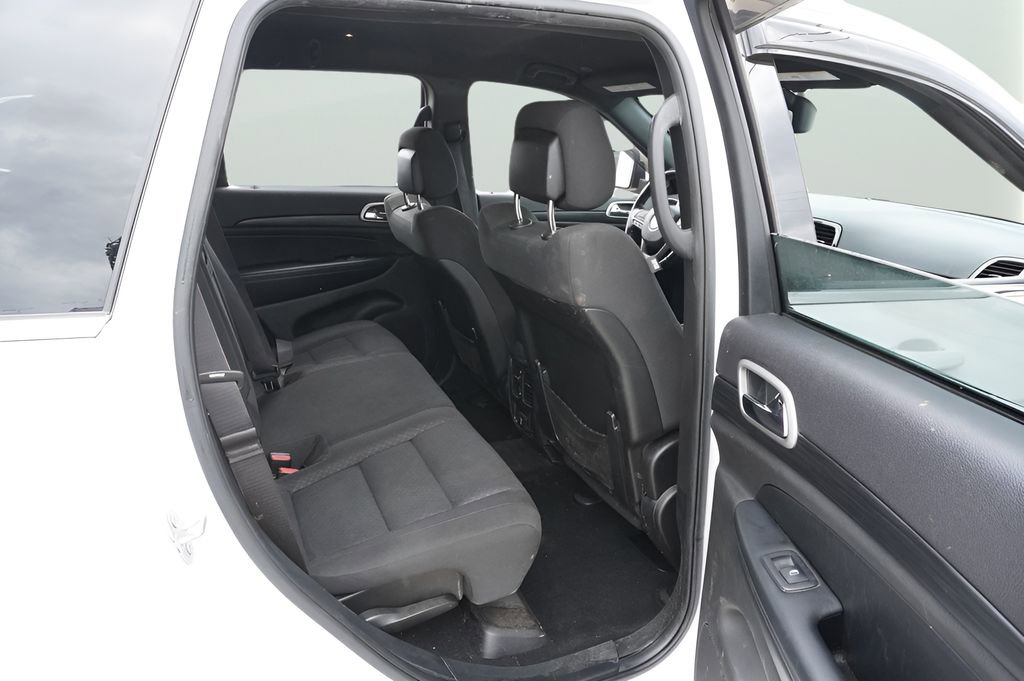 Used 2020 Jeep Grand Cherokee Laredo w/ Security & Convenience Group AWD/4WD image 27