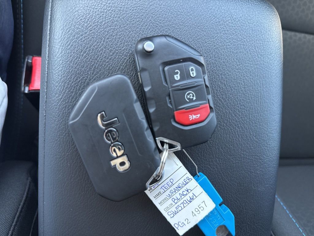 Certified 2025 Jeep Wrangler Unlimited Rubicon 4xe w/ Safety Group image 25