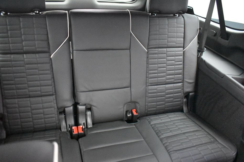 Used 2026 Cadillac Escalade ESV Platinum Sport w/ LPO, Floor Liner Package AWD/4WD image 29