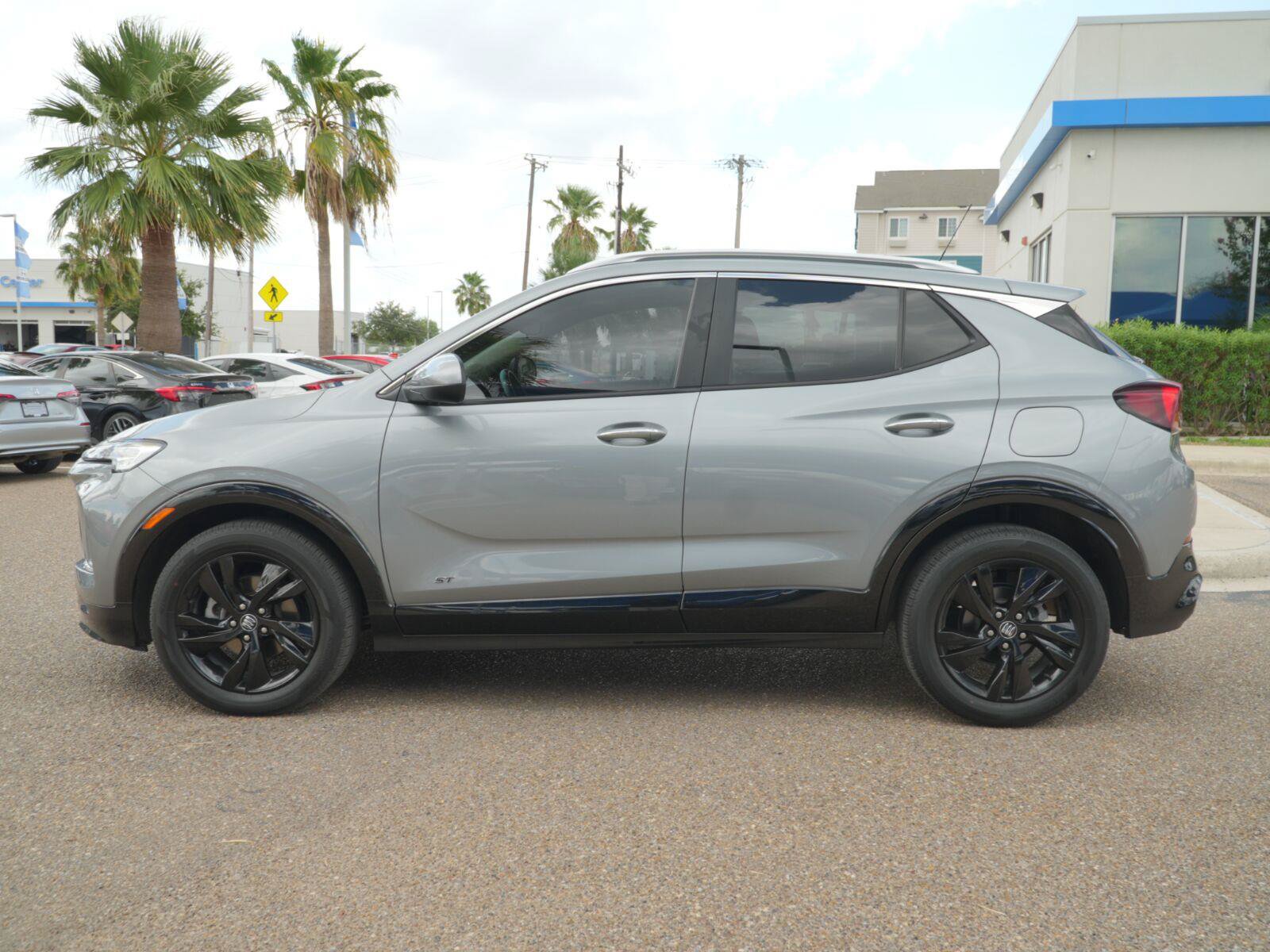 Used 2025 Buick Encore GX Sport Touring FWD image 8