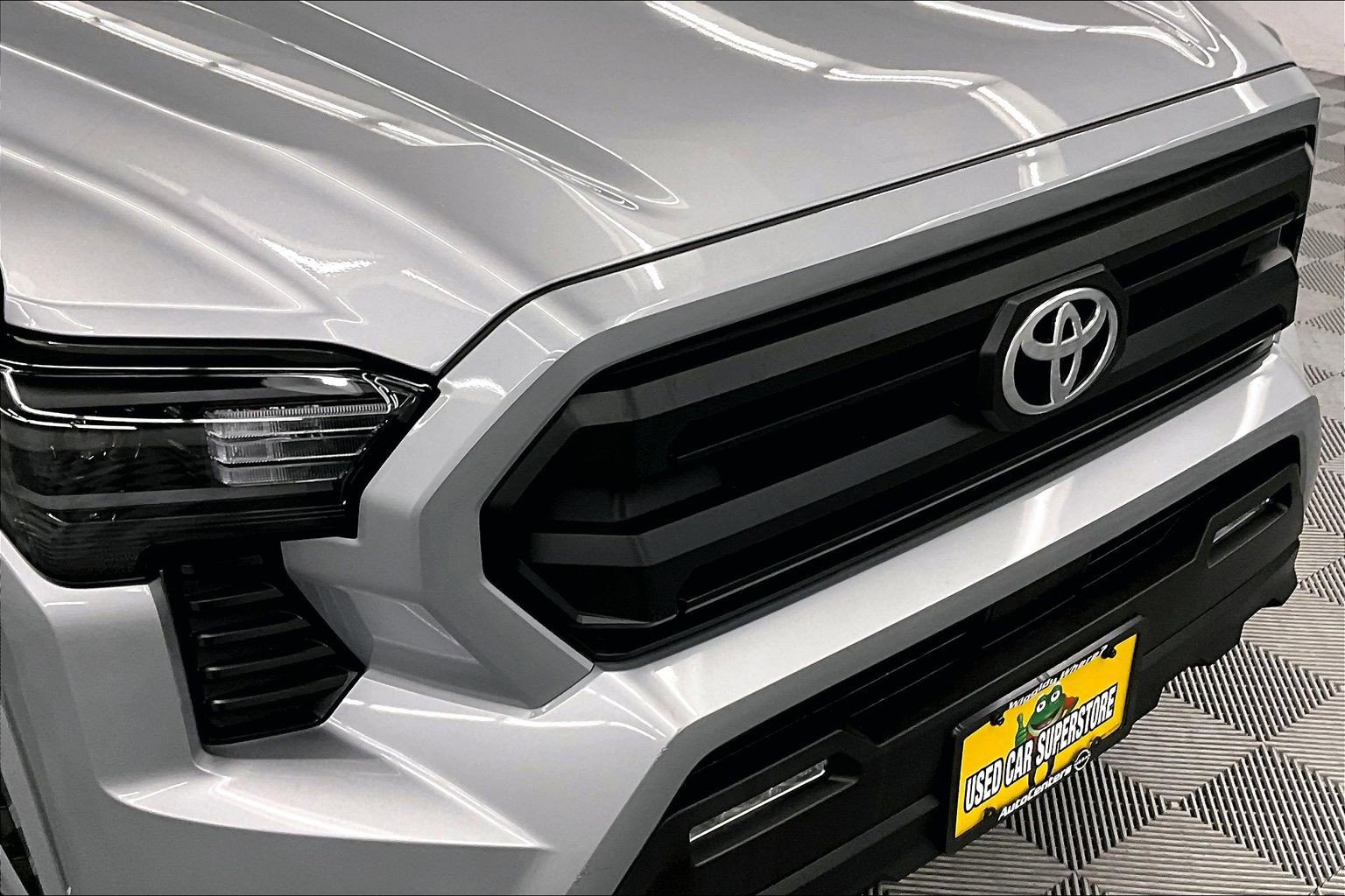 Used 2025 Toyota Tacoma SR5 AWD/4WD image 34