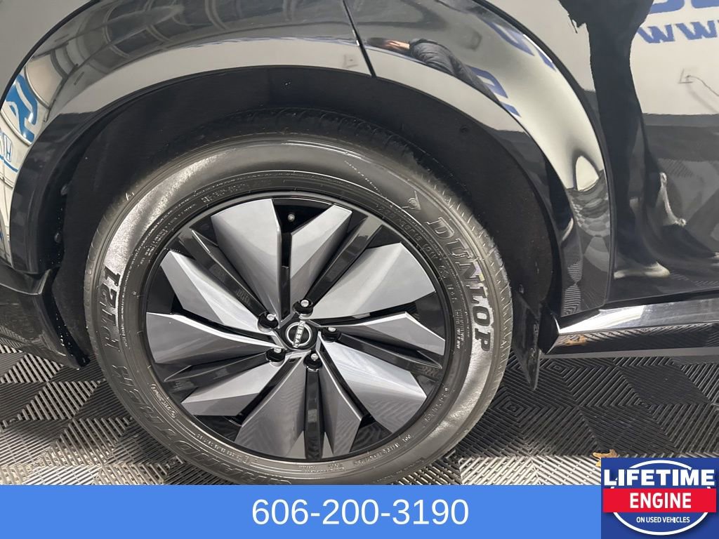 Used 2023 Nissan Ariya AWD image 6