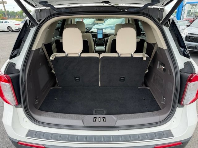 Used 2022 Ford Explorer Platinum w/ Equipment Group 601A AWD/4WD image 8