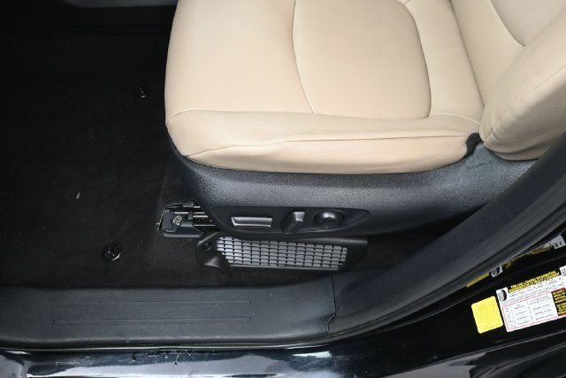 Used 2021 Toyota Sienna XLE FWD image 13