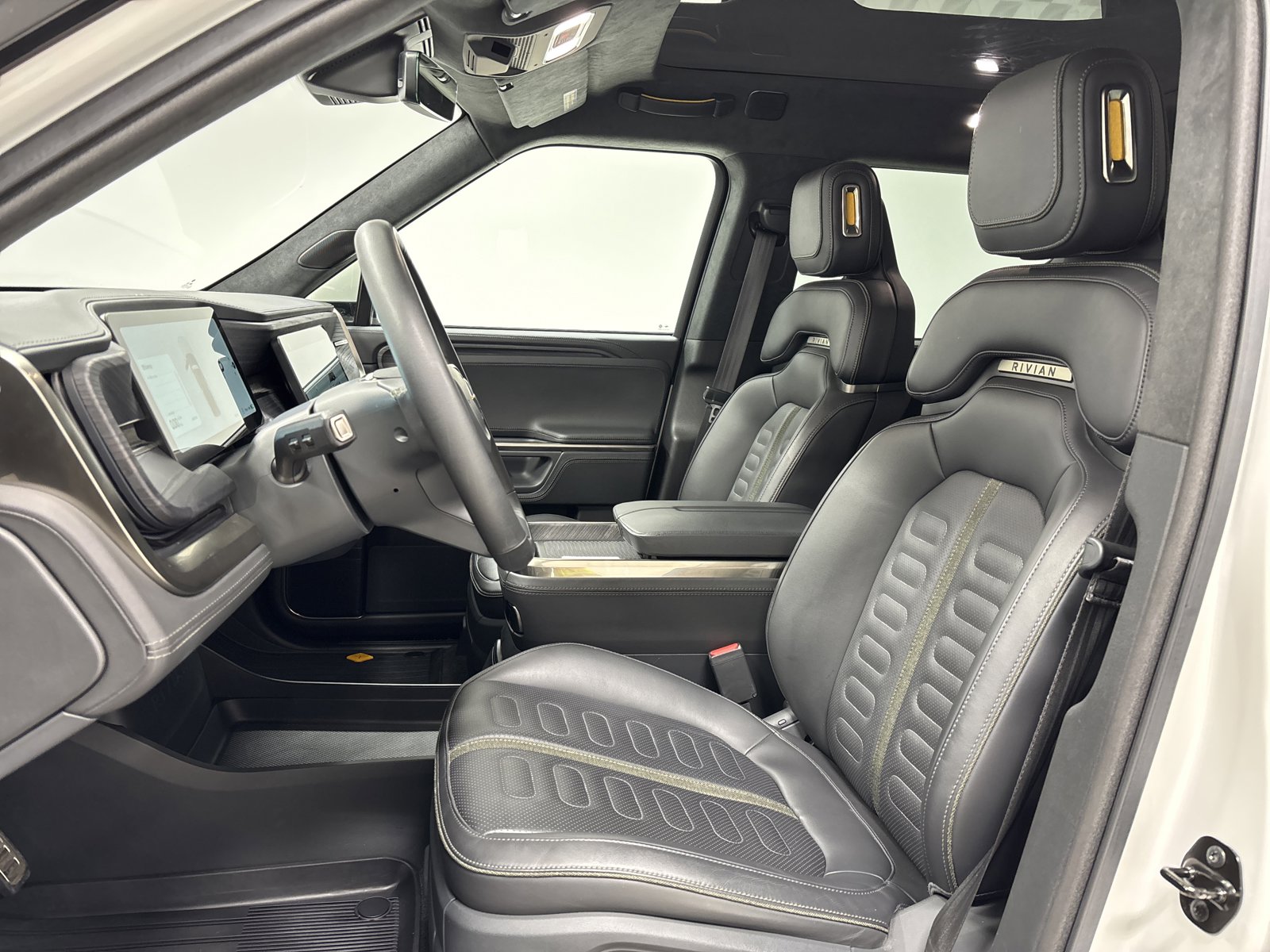 Used 2023 Rivian R1T Adventure AWD/4WD image 20