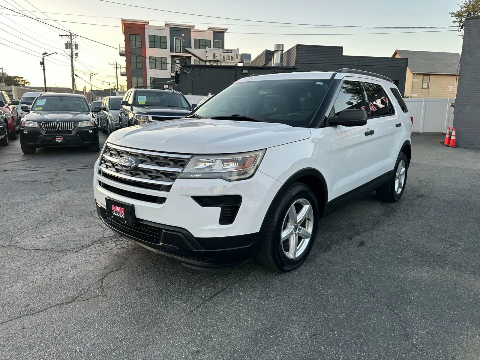 Used 2019 Ford Explorer FWD image 3