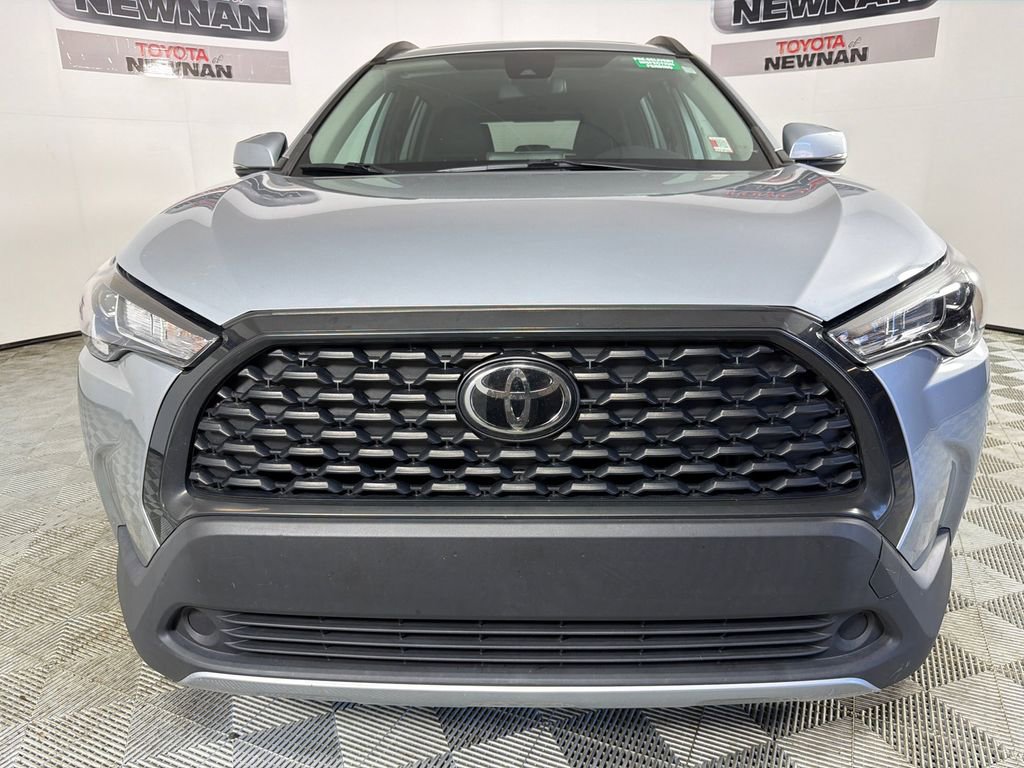 Used 2022 Toyota Corolla Cross LE w/ Moonroof Package FWD image 9