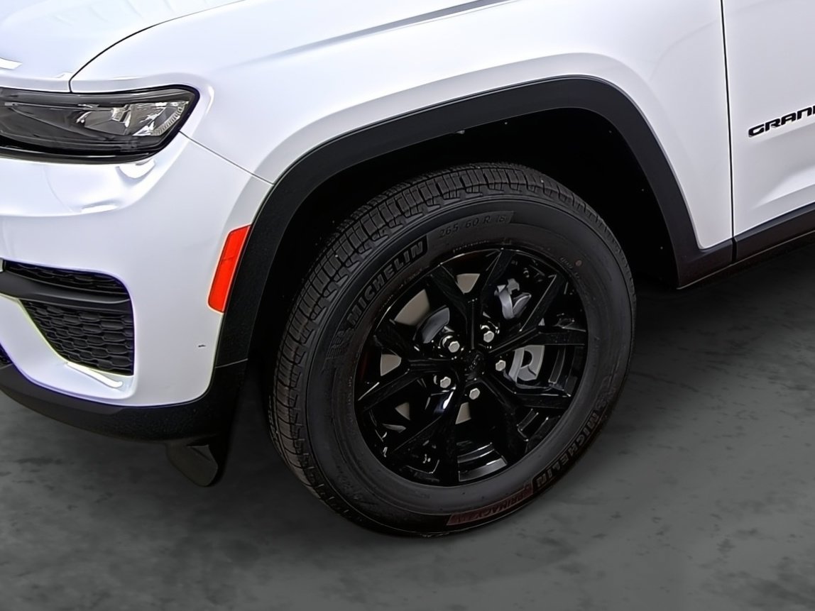 New 2025 Jeep Grand Cherokee Altitude AWD/4WD image 7