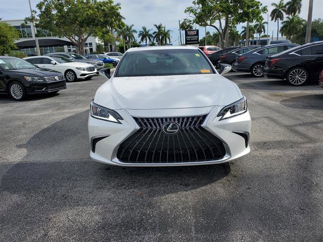 Used 2025 Lexus ES 350 w/ Premium Package FWD image 8