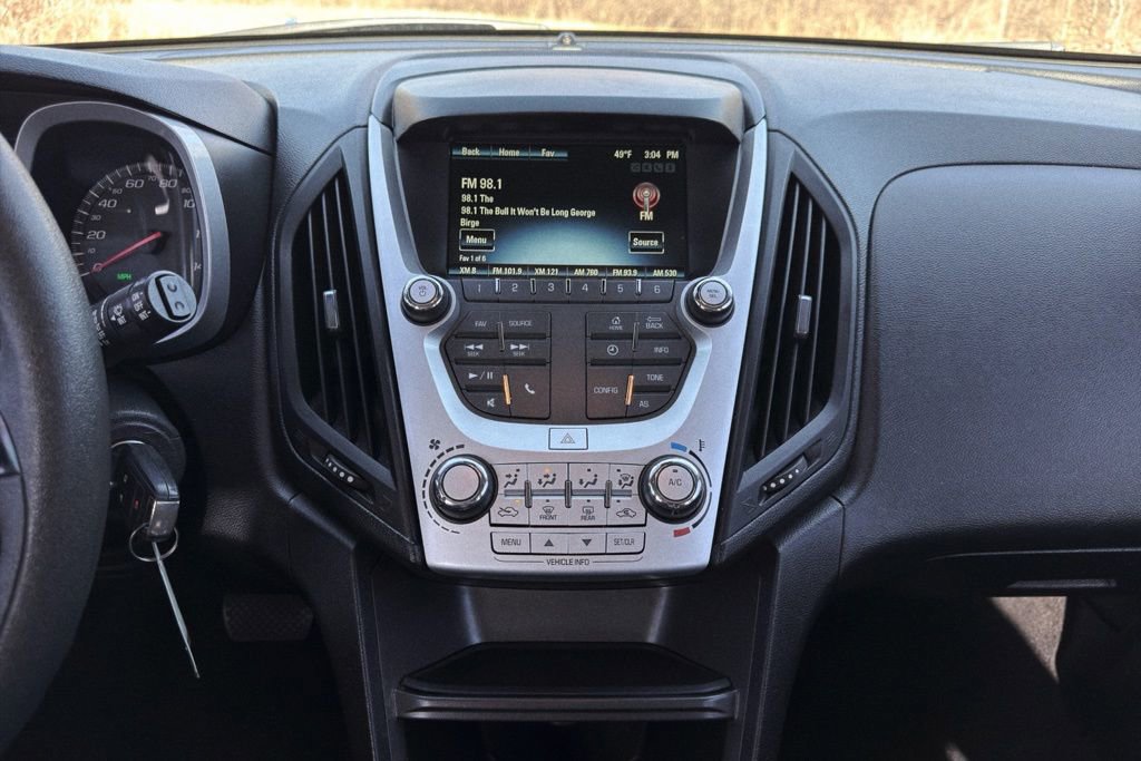 Used 2017 Chevrolet Equinox LS image 4