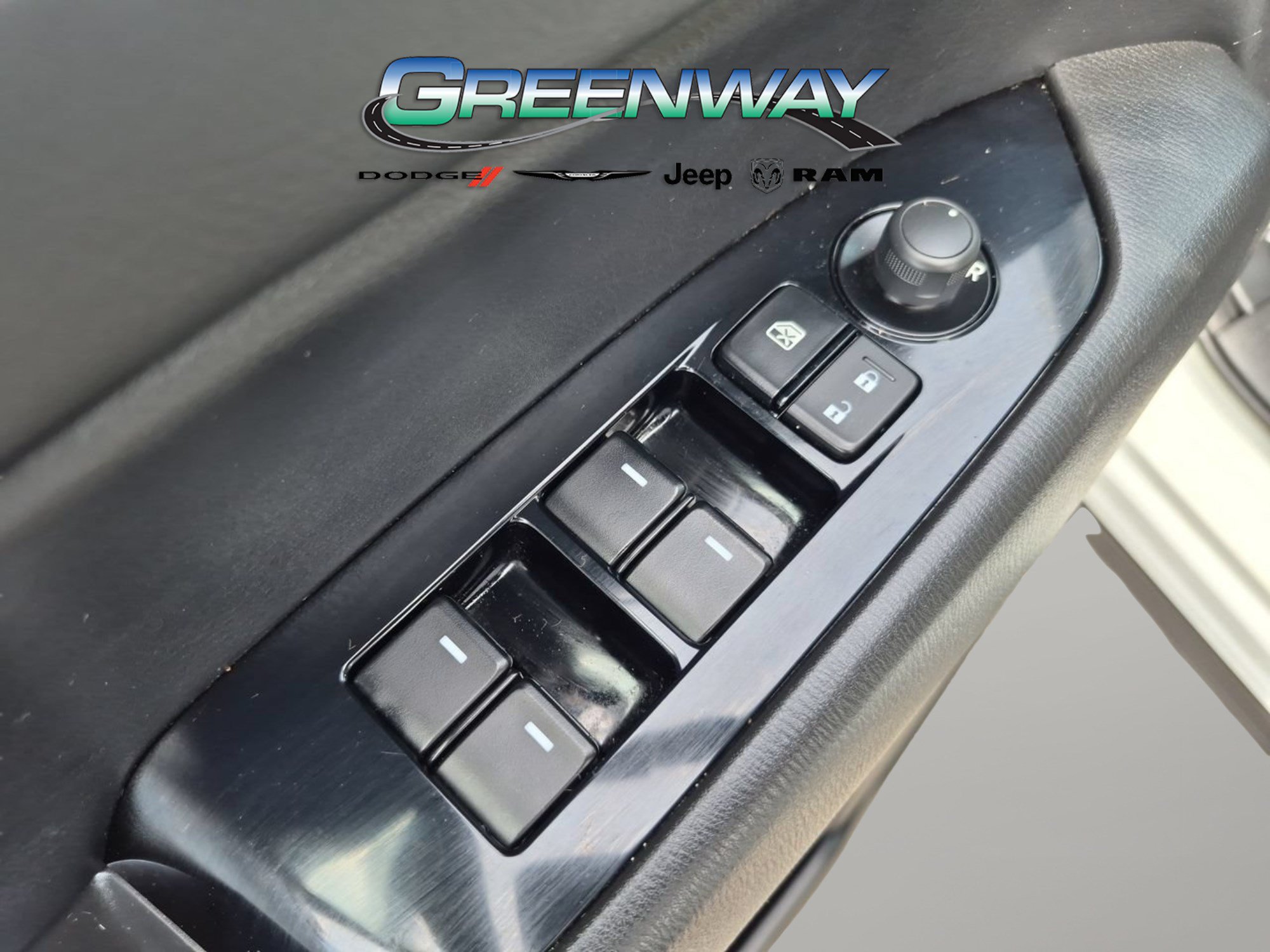 Used 2018 MAZDA CX-5 Touring w/ Preferred Equipment Package FWD image 14